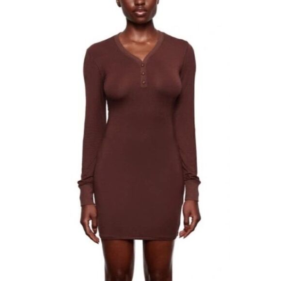 NWT SKIMS Sleep Henley Dress Cocoa Womens XS - Picture 1 of 3